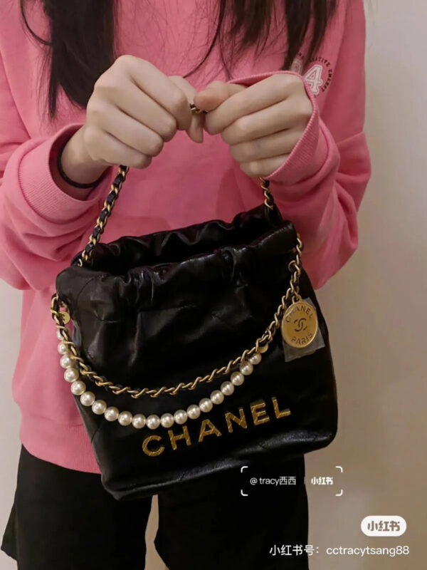 Chanel Mini Handbag Calfskin Pink With Gold Logo